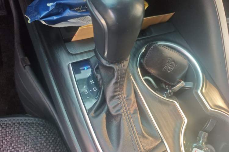 Used Toyota Camry 2021 Dual-Motor 2.5HG Luxury Edition Gear Lever