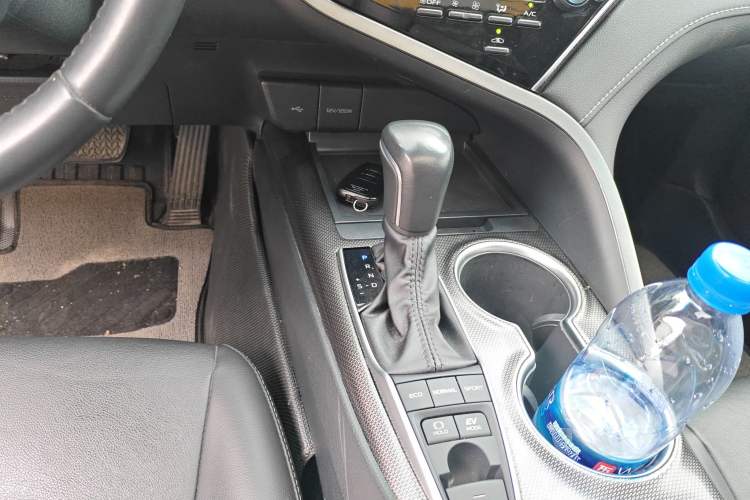 Used Toyota Camry 2021 Dual-Motor 2.5HS Fēngshàng Edition Gear Lever