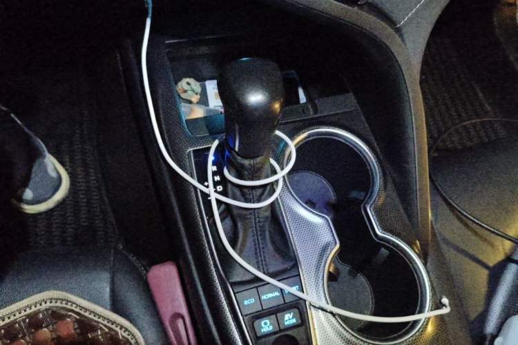 Used Toyota Camry 2021 Dual-Motor 2.5HS Fēngshàng Edition Gear Lever