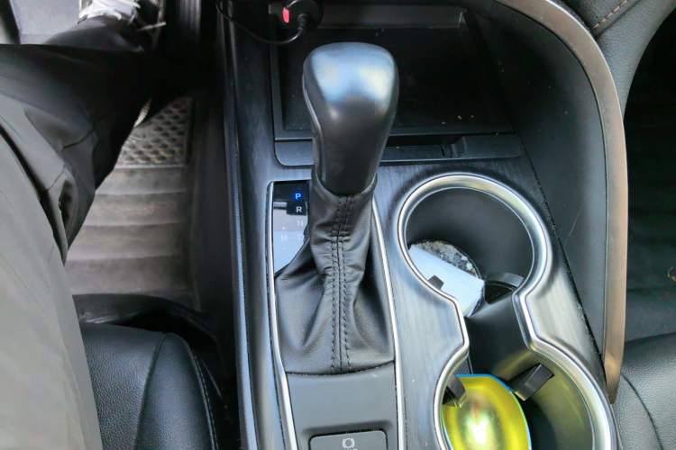 Used Toyota Camry 2021 2.0G Luxury Edition Gear Lever