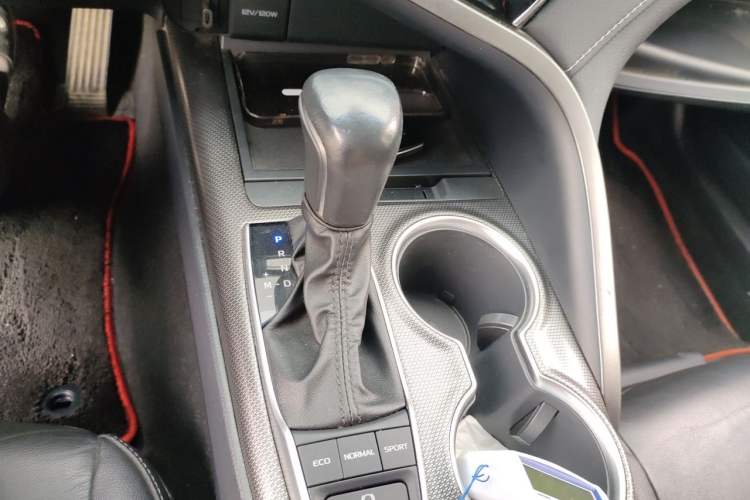 Used Toyota Camry 2021 2.0S FENGSHANG Edition Gear Lever