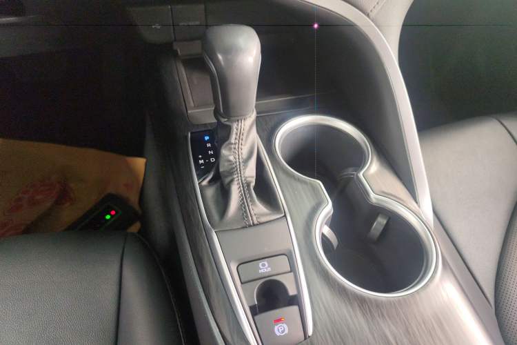 Used Toyota Camry 2021 2.0G Luxury Edition Gear Lever
