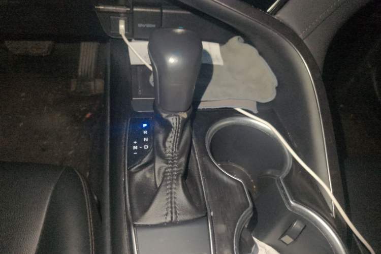 Used Toyota Camry 2021 2.0G Luxury Edition Gear Lever