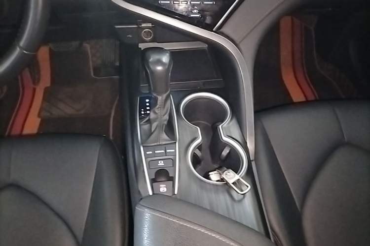 Used Toyota Camry 2021 2.5G Luxury Edition Gear Lever