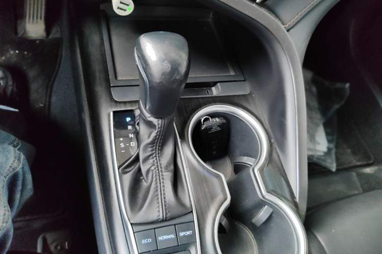 Used Toyota Camry 2021 Dual-Motor 2.5 HGVP Leading Edition Gear Lever