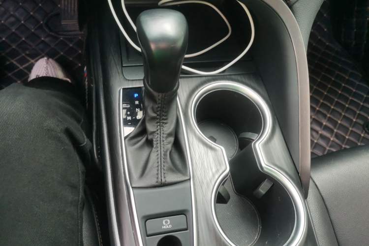 Used Toyota Camry 2021 2.0G Luxury Edition Gear Lever
