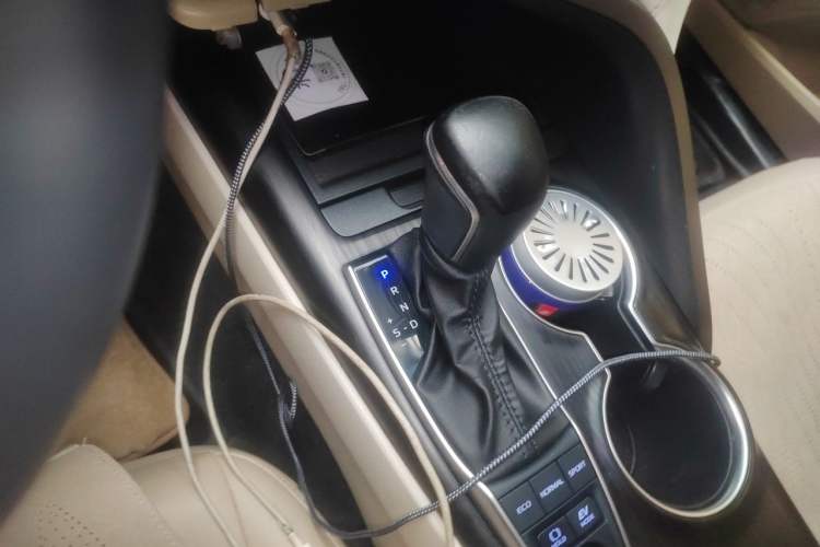 Used Toyota Camry 2021 Dual-Motor 2.5HG Luxury Edition Gear Lever