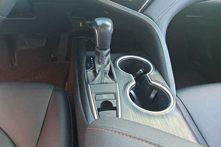 Used Toyota Camry 2021 2.0G Luxury Edition Gear Lever