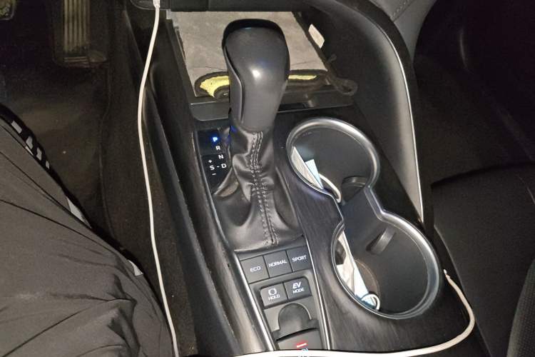 Used Toyota Camry 2021 Dual-Motor 2.5HG Luxury Edition Gear Lever
