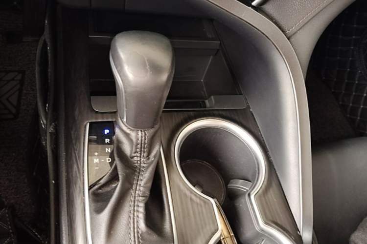 Used Toyota Camry 2021 2.0G Luxury Edition Gear Lever