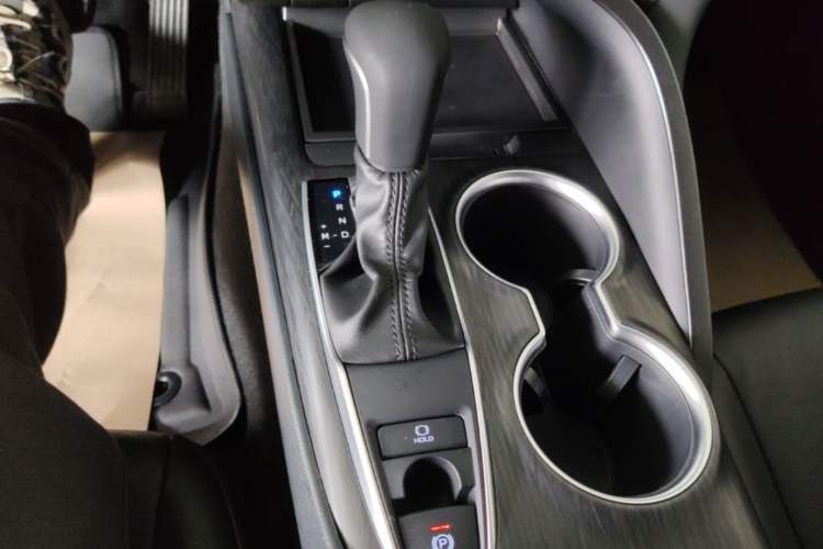 Used Toyota Camry 2021 2.0G Luxury Edition Gear Lever