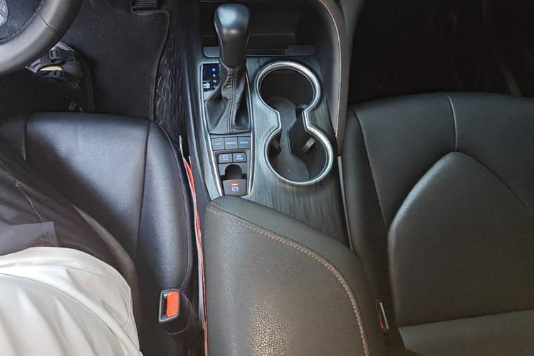 Used Toyota Camry 2021 Dual-Motor 2.5HG Luxury Edition Gear Lever