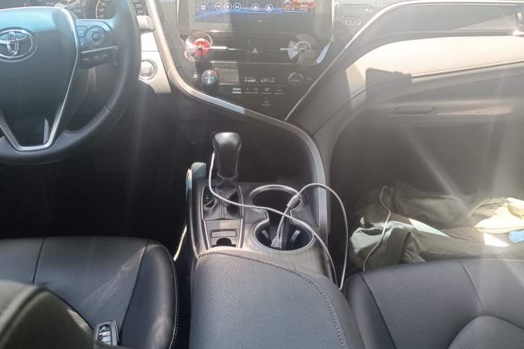 Used Toyota Camry 2021 2.0G Luxury Edition Gear Lever