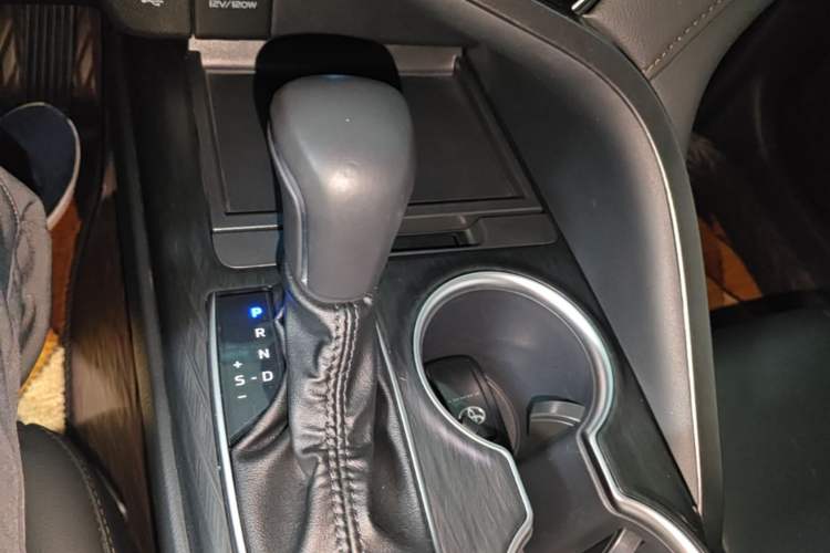 Used Toyota Camry 2021 2.5G Luxury Edition Gear Lever