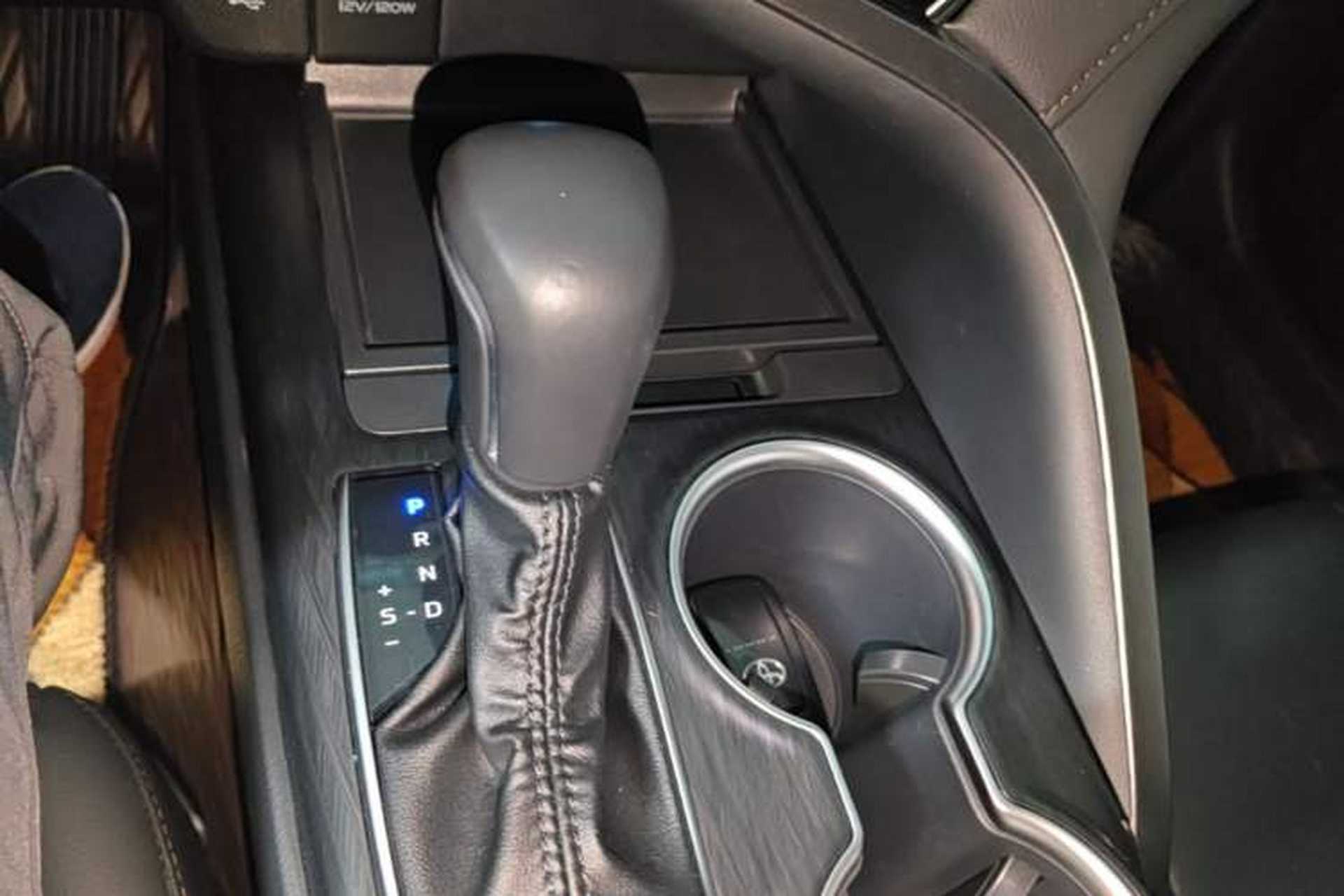 Used Toyota Camry 2021 2.5G Luxury Edition Gear Lever