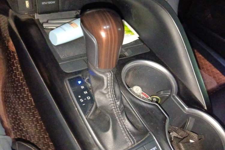 Used Toyota Camry 2021 2.5G Luxury Edition Gear Lever