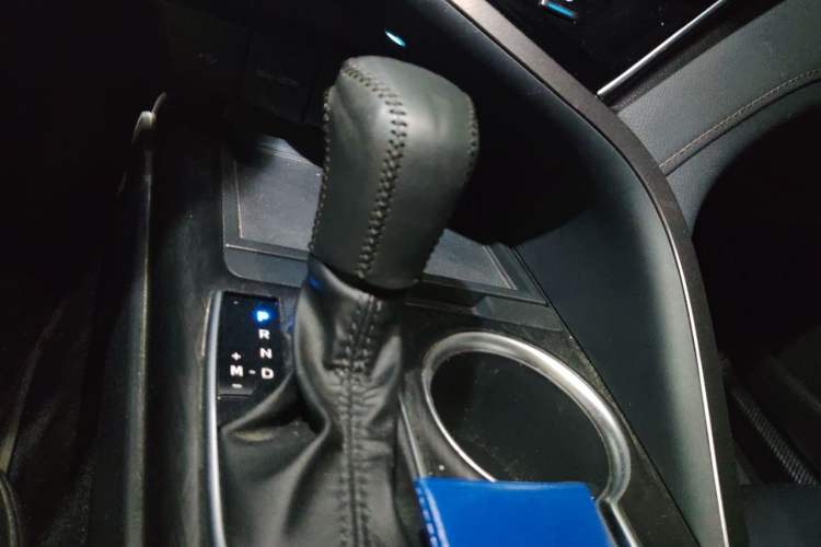 Used Toyota Camry 2021 2.0G Luxury Edition Gear Lever