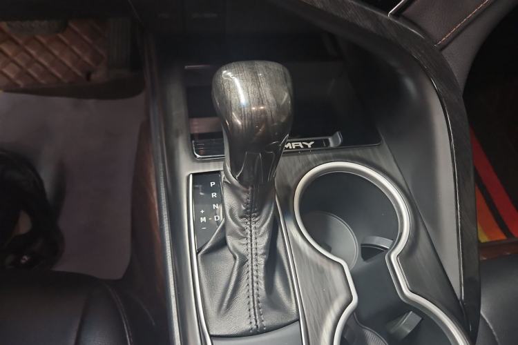 Used Toyota Camry 2021 2.0G Luxury Edition Gear Lever