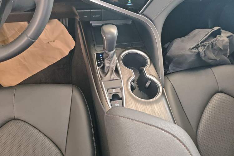 Used Toyota Camry 2021 2.0G Luxury Edition Gear Lever