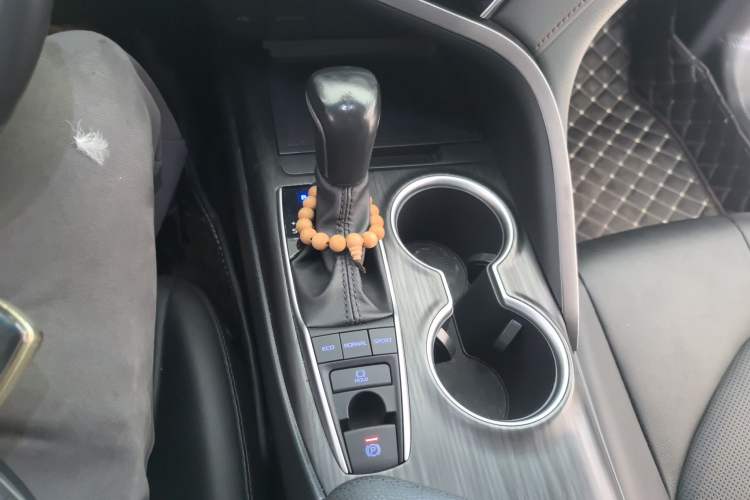 Used Toyota Camry 2021 2.5G Luxury Edition Gear Lever