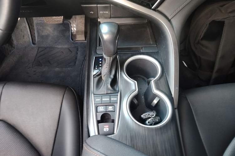 Used Toyota Camry 2021 Dual-Motor 2.5HG Luxury Edition Gear Lever