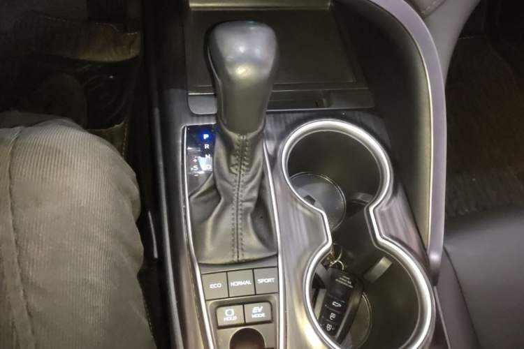 Used Toyota Camry 2021 Dual-Motor 2.5 HGVP Leading Edition Gear Lever