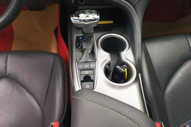 Used Toyota Camry 2021 2.5S Fēngshàng Edition Gear Lever