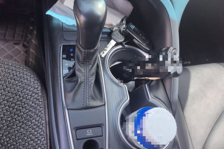 Used Toyota Camry 2021 2.0G Luxury Edition Gear Lever