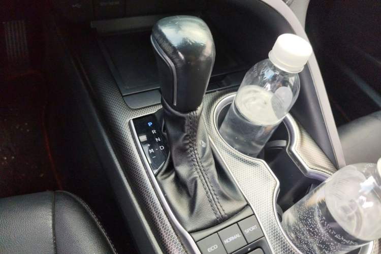 Used Toyota Camry 2021 2.0S FENGSHANG Edition Gear Lever