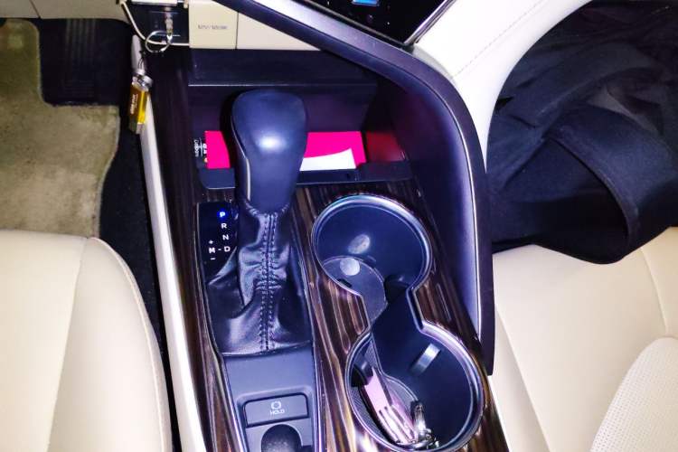 Used Toyota Camry 2021 2.0G Luxury Edition Gear Lever
