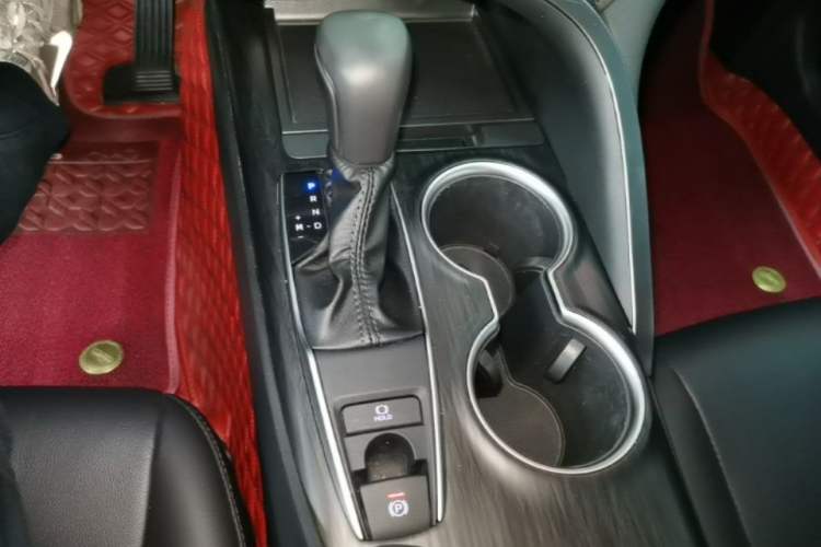Used Toyota Camry 2021 2.0G Luxury Edition Gear Lever