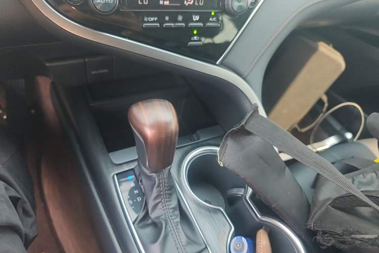 Used Toyota Camry 2021 Dual-Motor 2.5 HGVP Leading Edition Gear Lever
