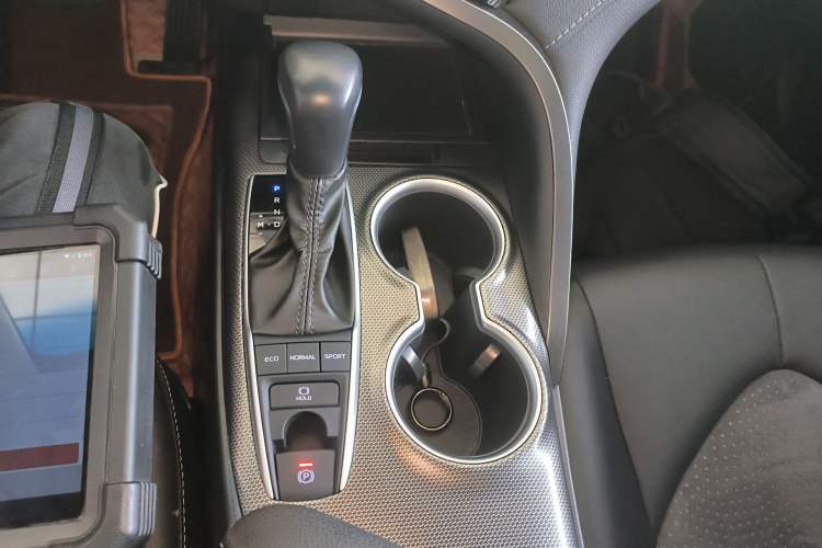 Used Toyota Camry 2021 2.0S FENGSHANG Edition Gear Lever