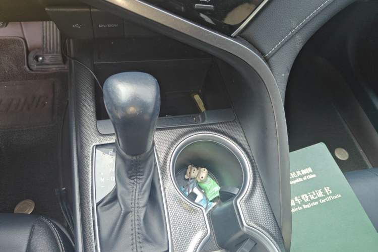 Used Toyota Camry 2021 2.0S FENGSHANG Edition Gear Lever