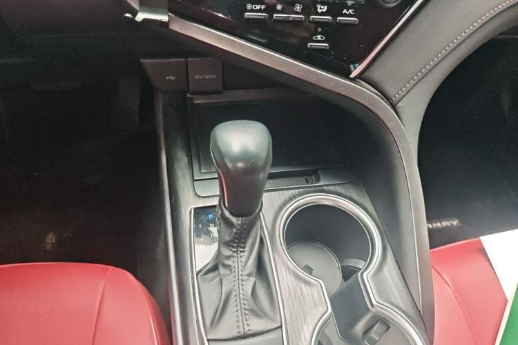 Used Toyota Camry 2021 2.0G Luxury Edition Gear Lever