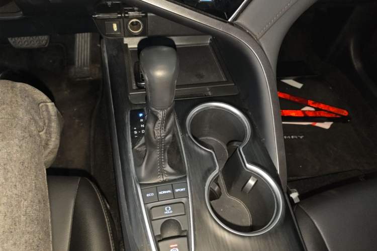 Used Toyota Camry 2021 2.5G Luxury Edition Gear Lever