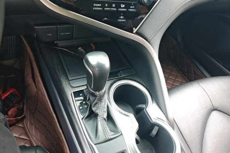 Used Toyota Camry 2021 2.0G Luxury Edition Gear Lever