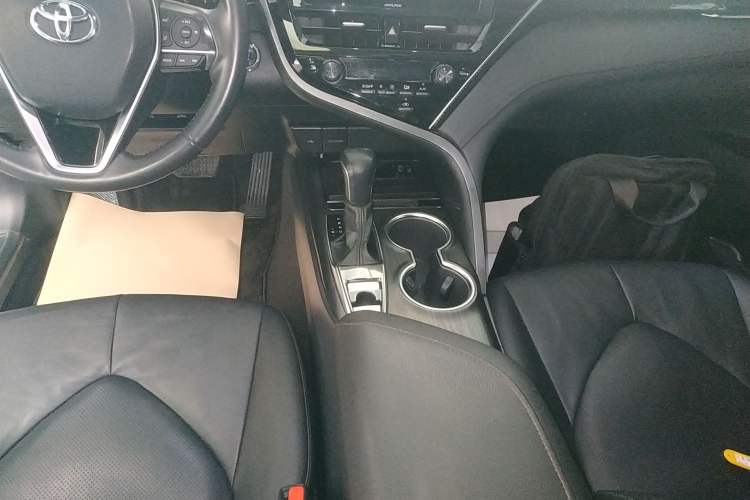 Used Toyota Camry 2021 2.0G Luxury Edition Gear Lever
