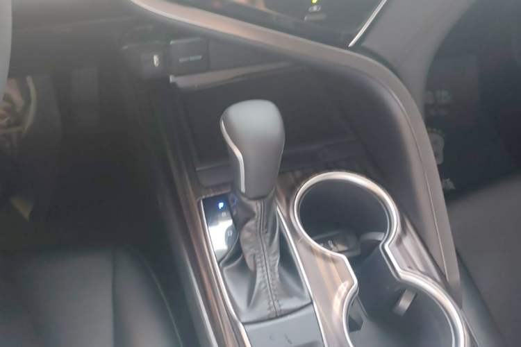 Used Toyota Camry 2021 2.0G Luxury Edition Gear Lever