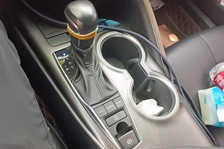 Used Toyota Camry 2021 2.0S FENGSHANG Edition Gear Lever