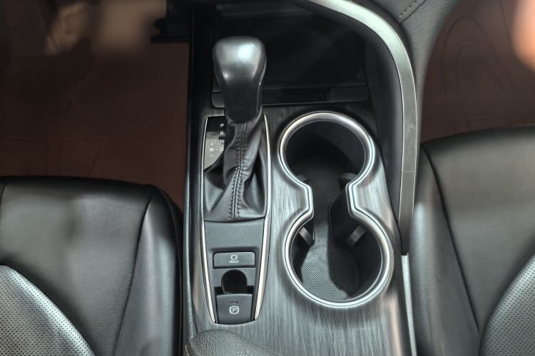 Used Toyota Camry 2021 2.0G Luxury Edition Gear Lever