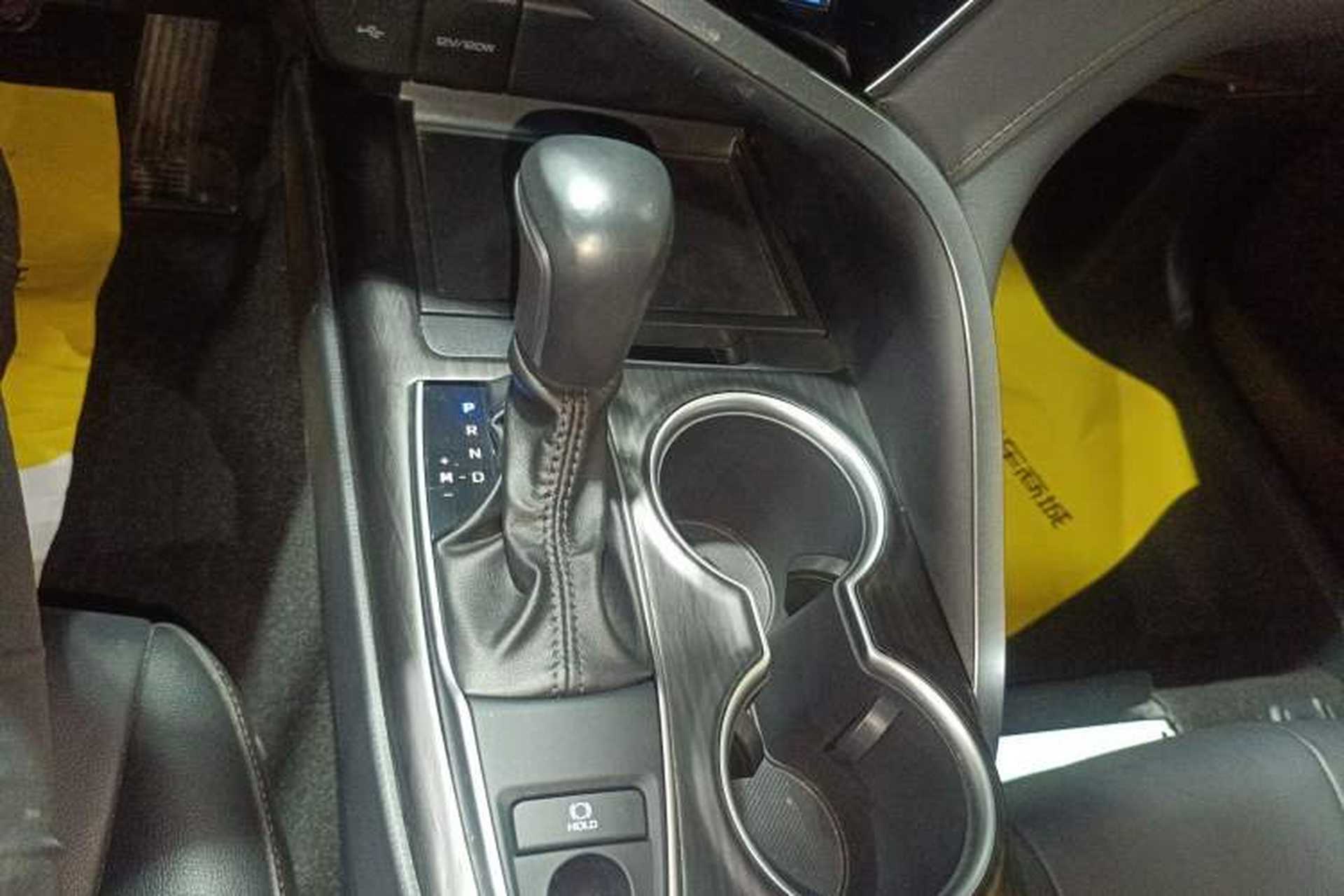 Used Toyota Camry 2021 2.0G Luxury Edition Gear Lever