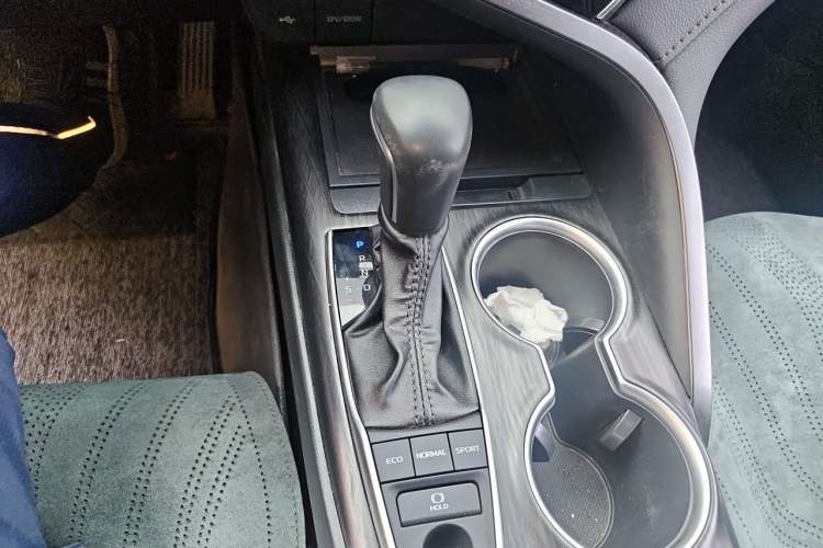 Used Toyota Camry 2021 2.5G Luxury Edition Gear Lever