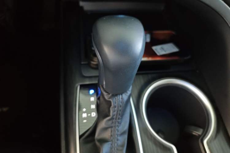 Used Toyota Camry 2021 2.0G Luxury Edition Gear Lever