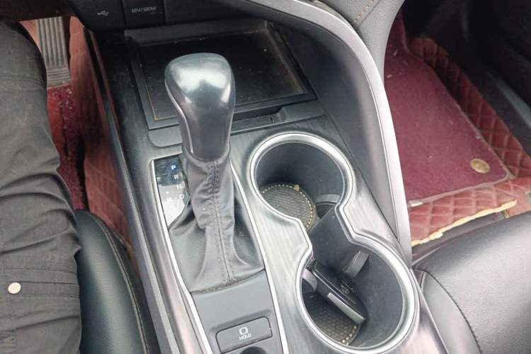 Used Toyota Camry 2021 2.0G Luxury Edition Gear Lever