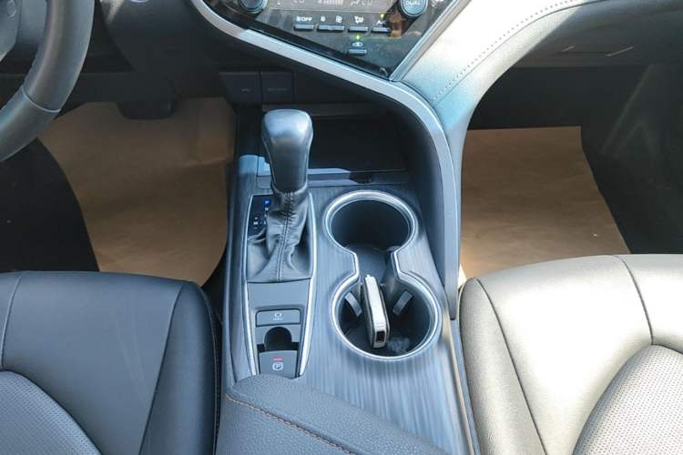 Used Toyota Camry 2021 2.0G Luxury Edition Gear Lever
