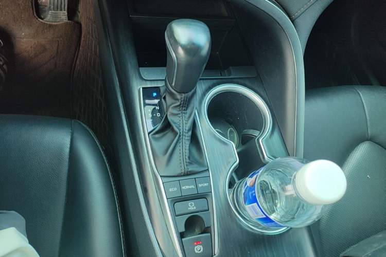Used Toyota Camry 2021 2.5G Luxury Edition Gear Lever
