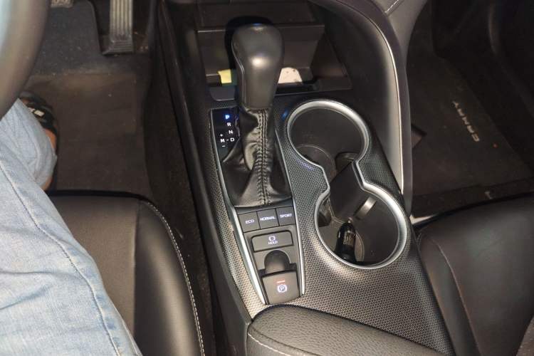 Used Toyota Camry 2021 2.0S FENGSHANG Edition Gear Lever