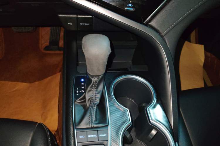 Used Toyota Camry 2021 2.5S Fēngshàng Edition Gear Lever
