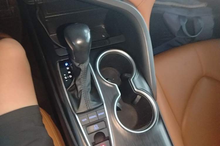 Used Toyota Camry 2021 2.5G Luxury Edition Gear Lever
